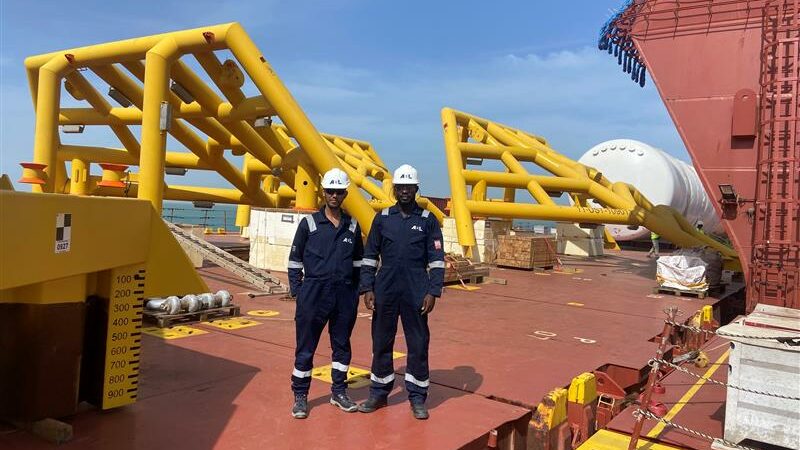 Photo of Mohamed and Ndane on site in Mauritania. 